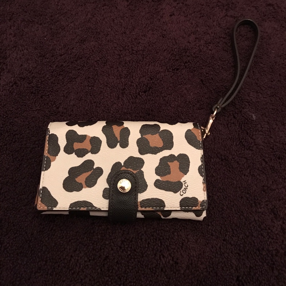 Coach leopard wallet/wristlet