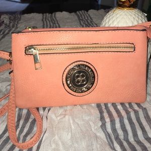 Cross body peach bag with wrist strap ❤️