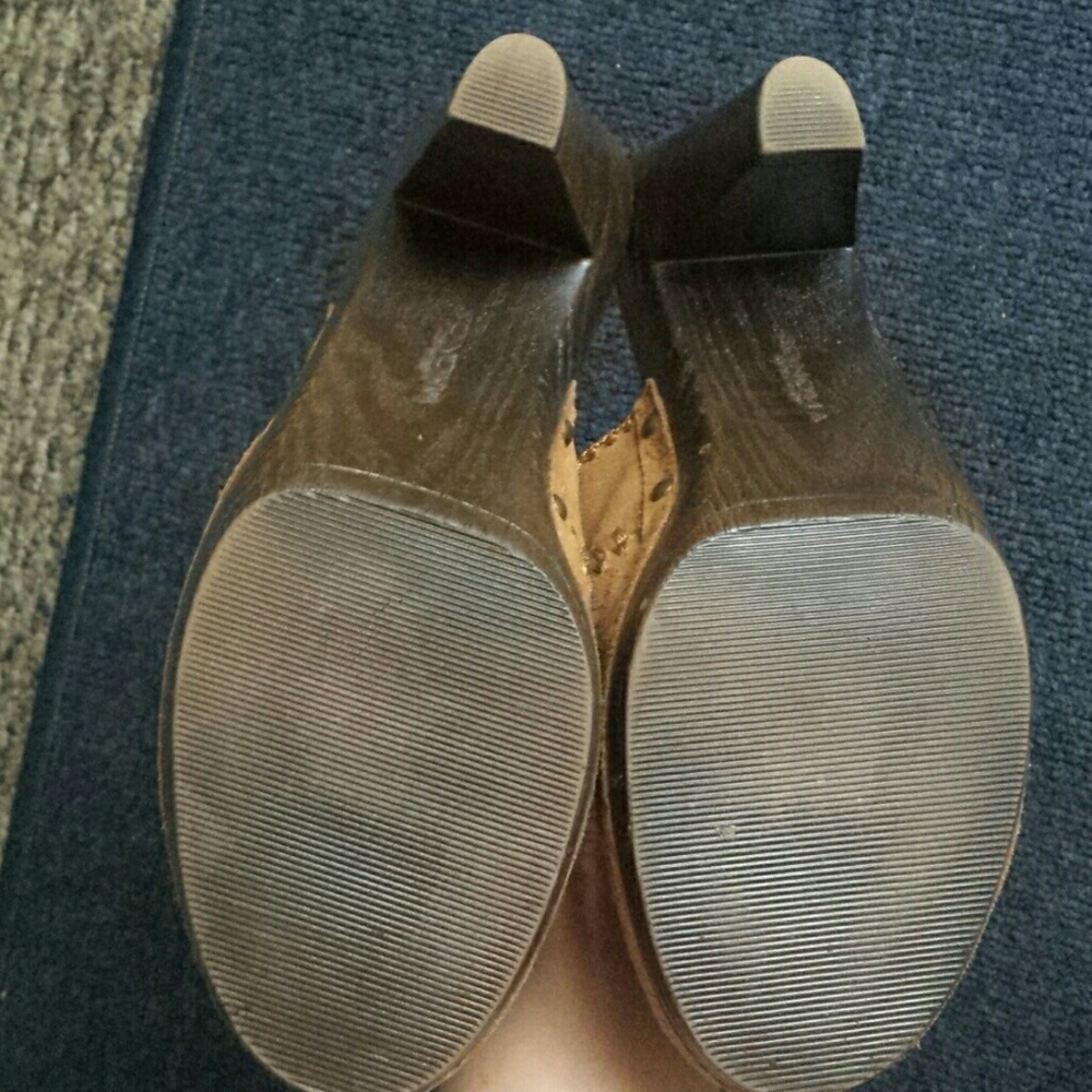 Sonoma slip-on  clogs   bought the used but never