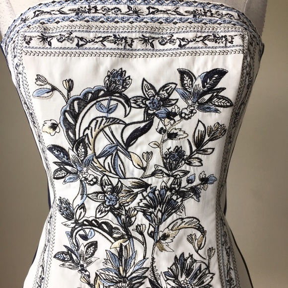Garden floral embroidered bustier top - Picture 4 of 6