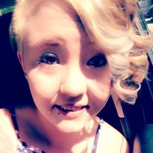 Meet your Posher, Estasha