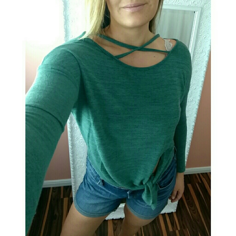 🏷️LAST ONE🏷️🌿CRISS CROSS TOP🌿 - Picture 3 of 6