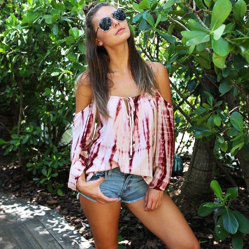 Sure Callie cold shoulder top in blue