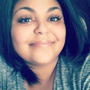 Meet your Posher, Naia