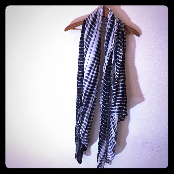 TYE DYE black and white scarf! So lightweight :) - Picture 2 of 2