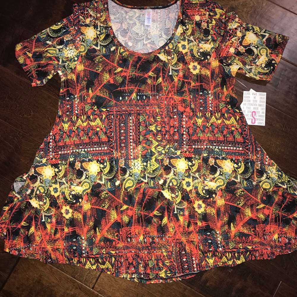 LuLaRoe Small Perfect T