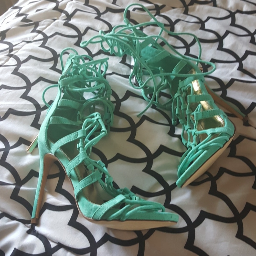 Shoes - Picture 2 of 3