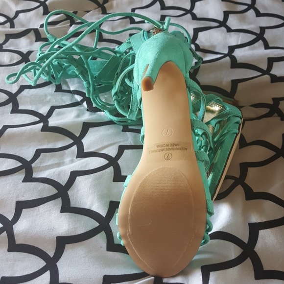 Shoes - Picture 3 of 3