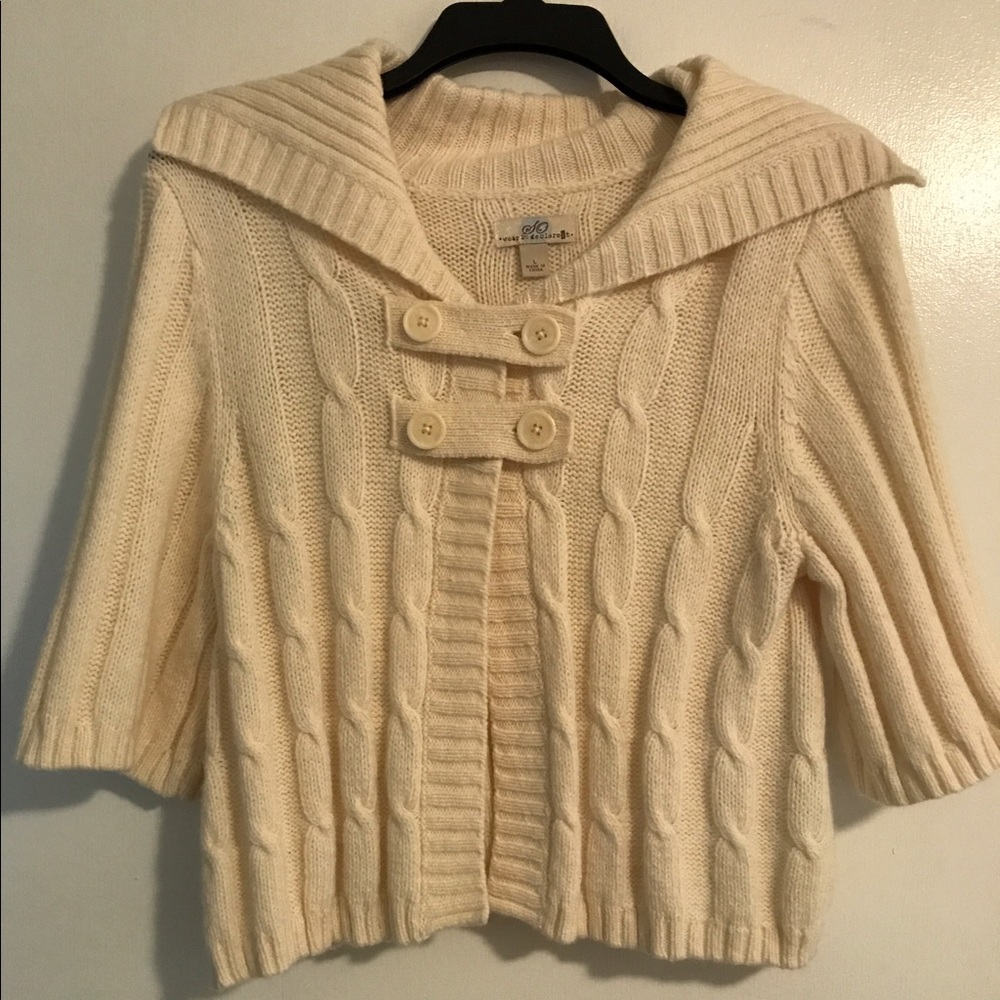 Gently used cream cropped sweater!