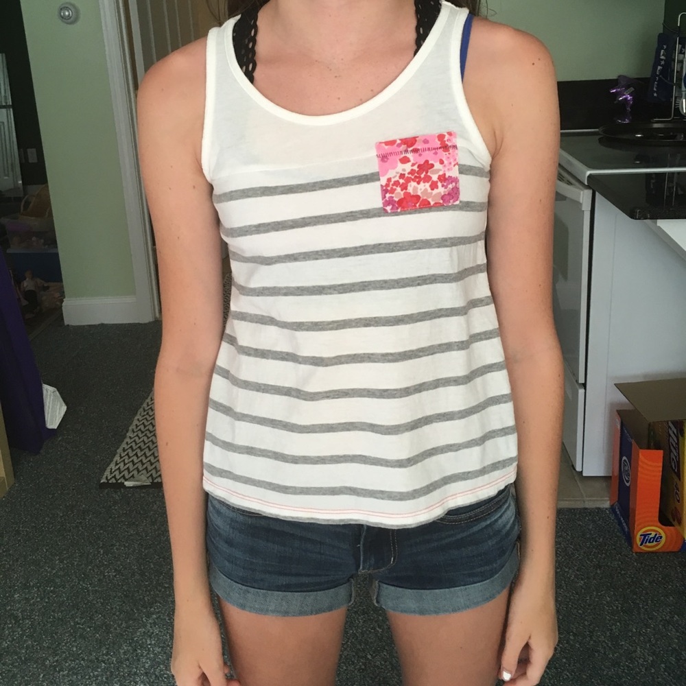 Juniors tank. Old Navy brand.