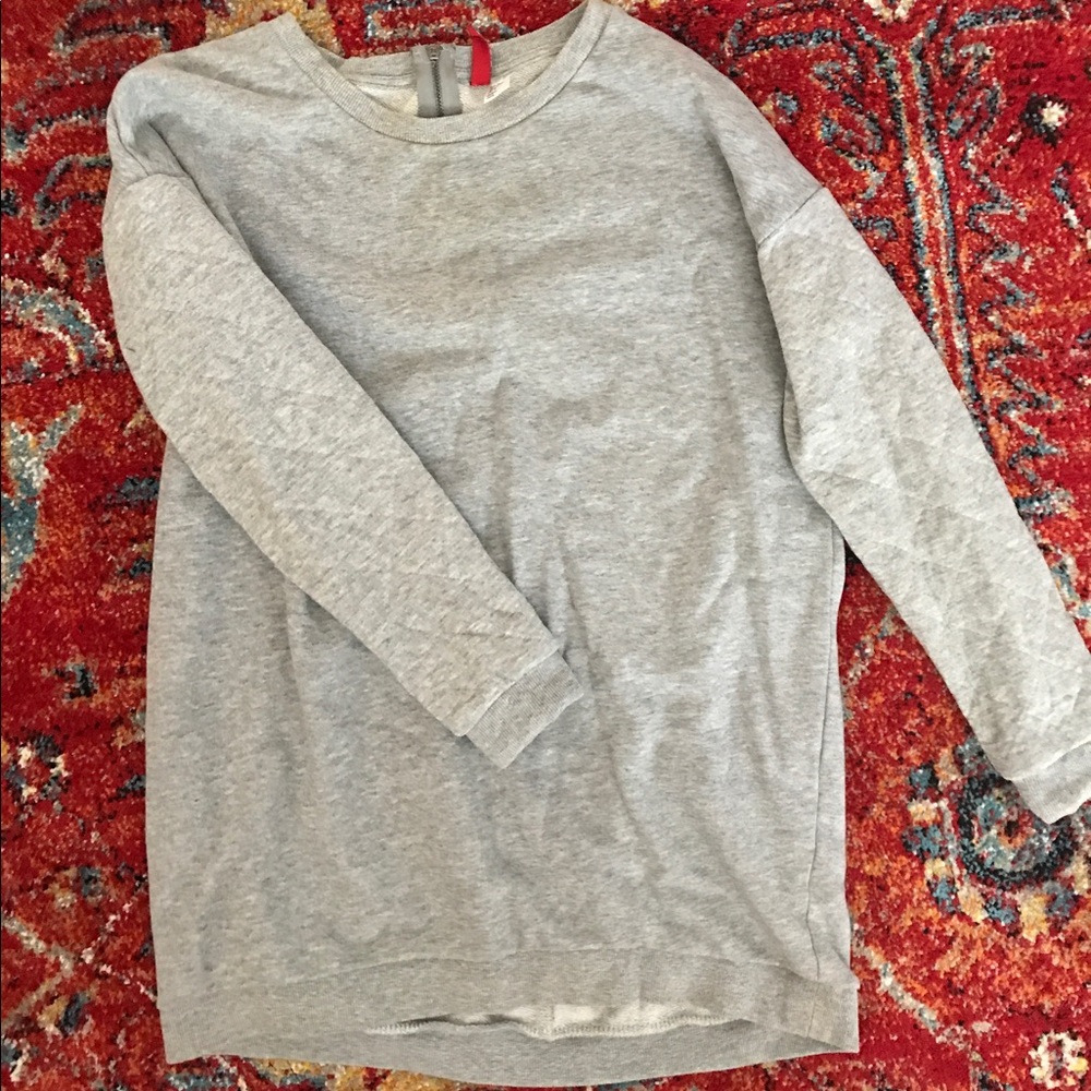 Gray long sweatshirt