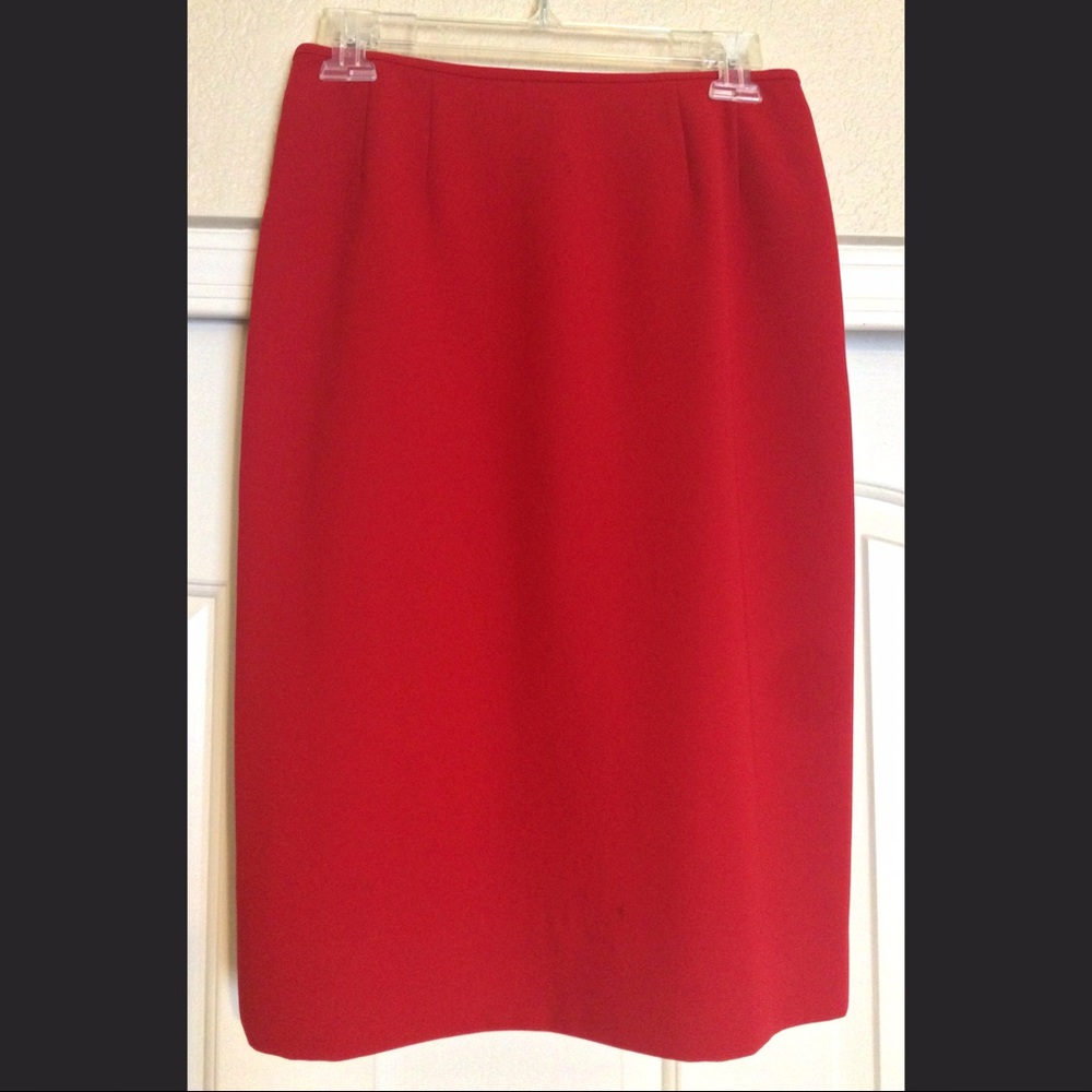 Vintage Red Skirt 💯