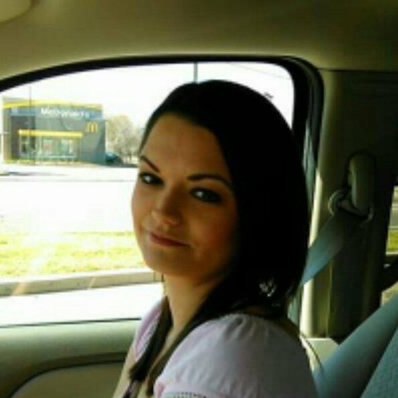 Meet your Posher, Kelli - Picture 1 of 1