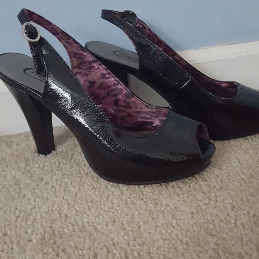 Black peep toe sling back pumps 7.5 Candie's