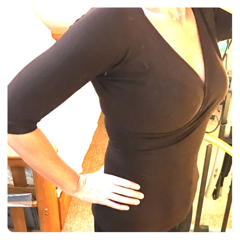 BCBG v neck top