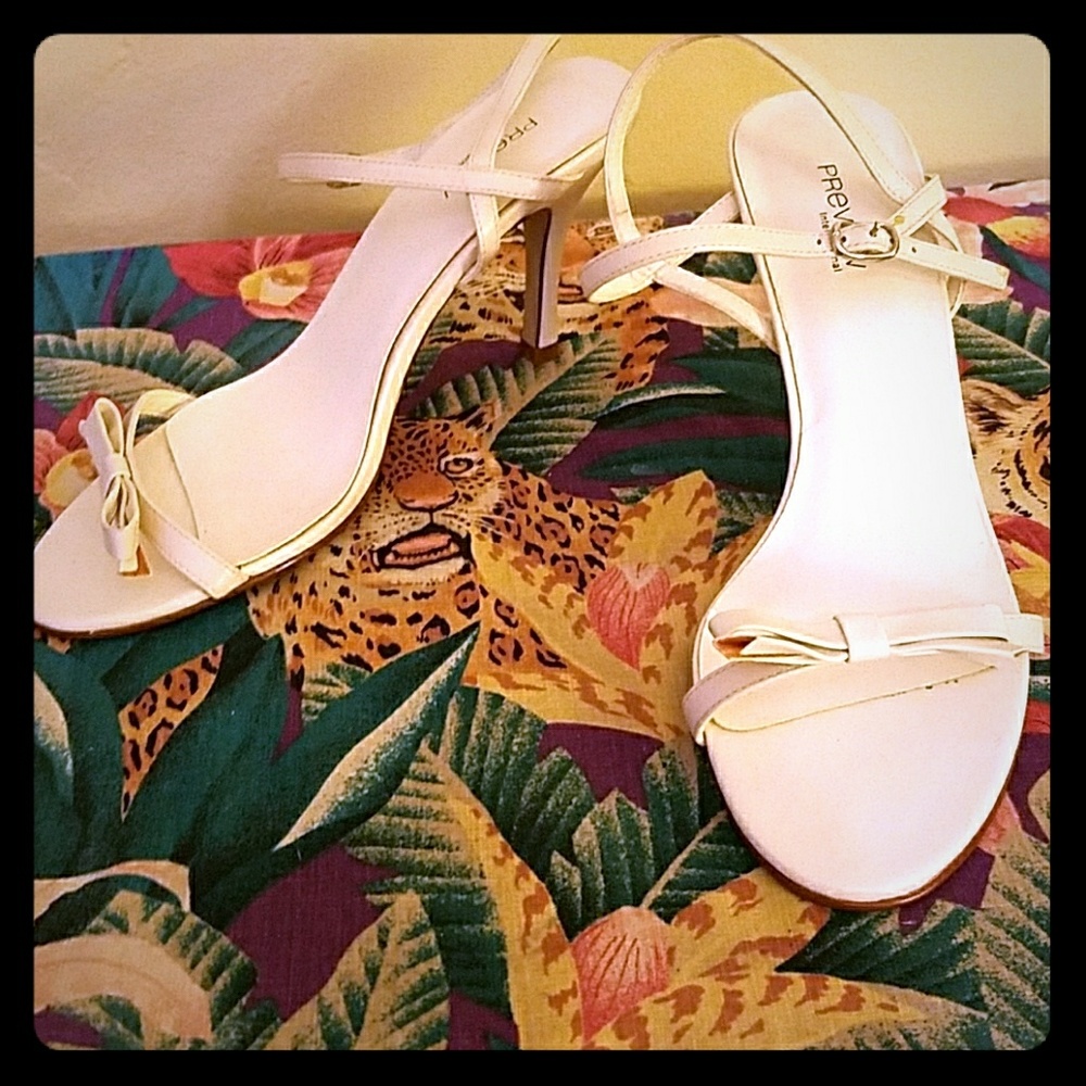 Preview international size 6m cream heels