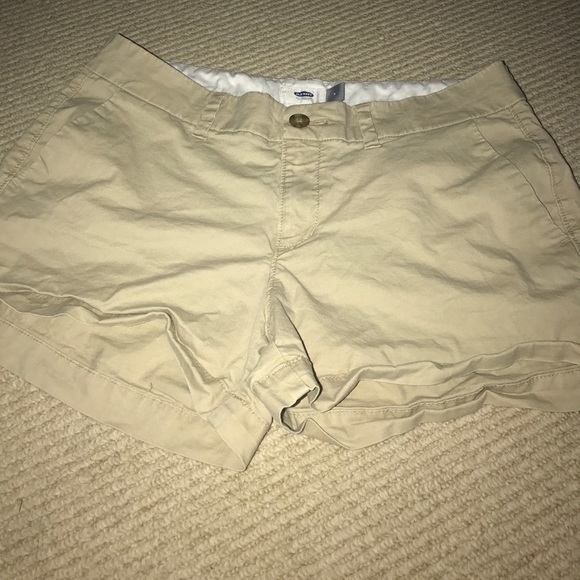 Old Navy khaki shorts - Picture 3 of 5