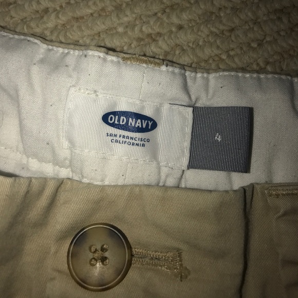 Old Navy khaki shorts - Picture 4 of 5