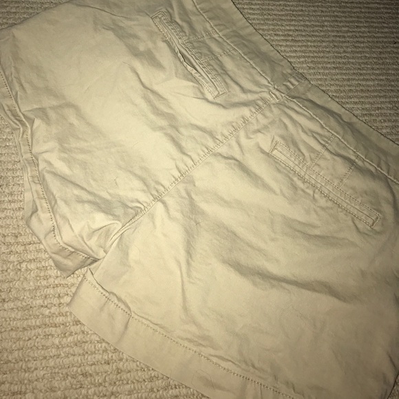 Old Navy khaki shorts - Picture 5 of 5