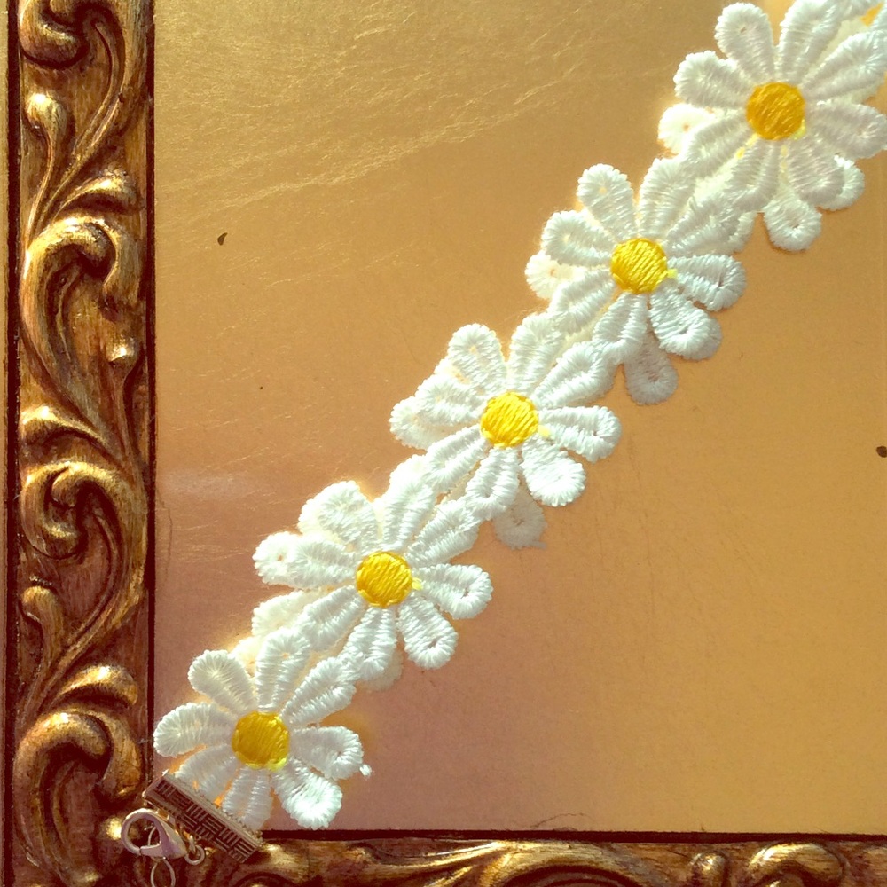 Sunflower Choker.