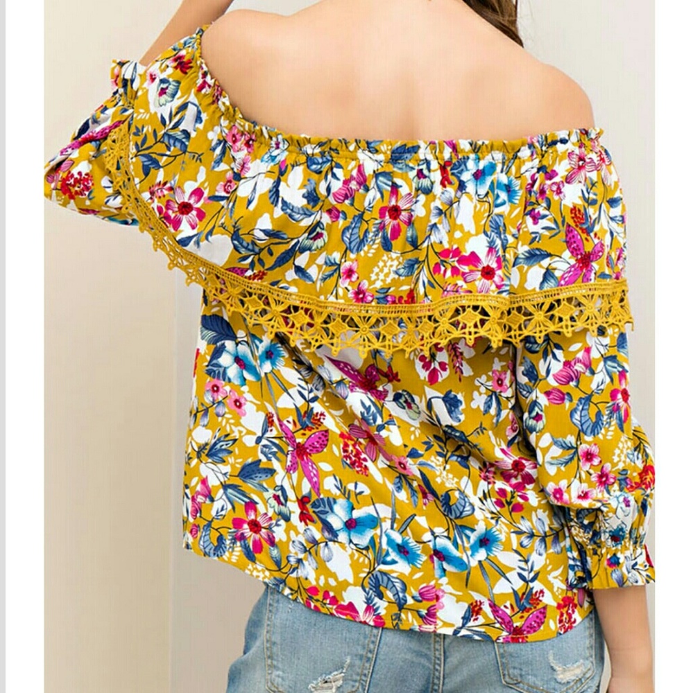Floral top🌸🏵🌺🌻 - Picture 3 of 4