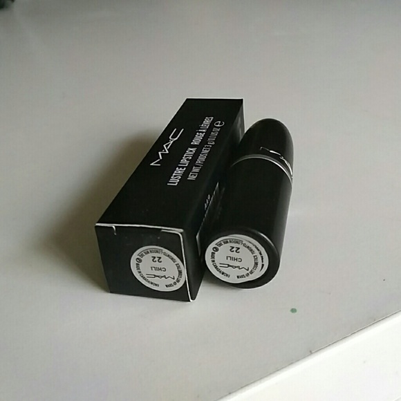 Mac Lustre Lisptick: Color:ChiLi 22 - Picture 3 of 6