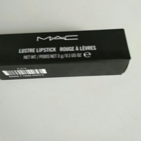 Mac Lustre Lisptick: Color:ChiLi 22 - Picture 4 of 6