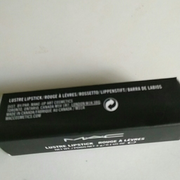 Mac Lustre Lisptick: Color:ChiLi 22 - Picture 5 of 6