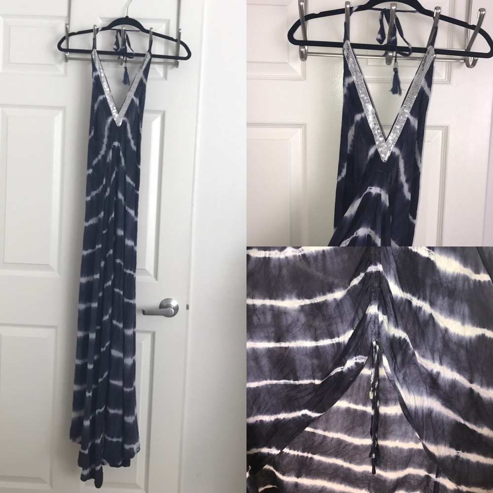 NAVY HALTER TYE DYE MAXI DRESS. OPEN BACK. SIZE SM