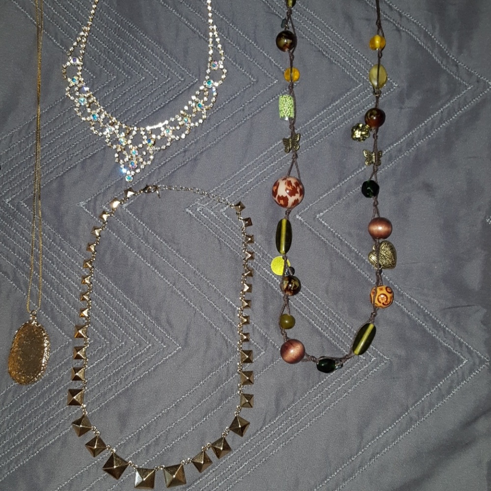 Necklace Bundle 🖤 - Picture 3 of 4