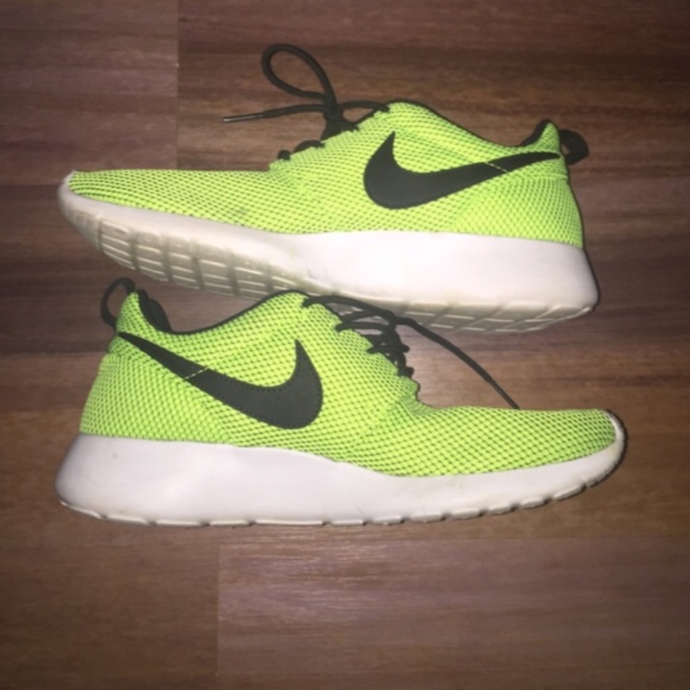Nike roshes