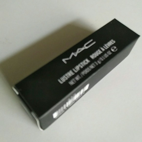 Mac Lustre lipstick Color:Rebel 20 - Picture 3 of 4