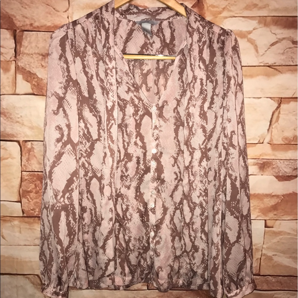 H&M light pink long sleeve snake skin print top 12