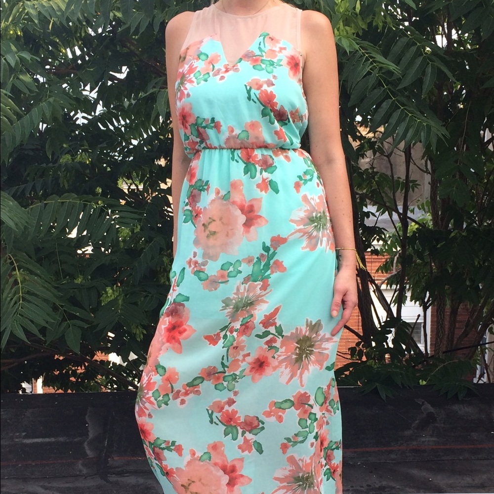 🌸Lush Floral Maxi Dress Size Large