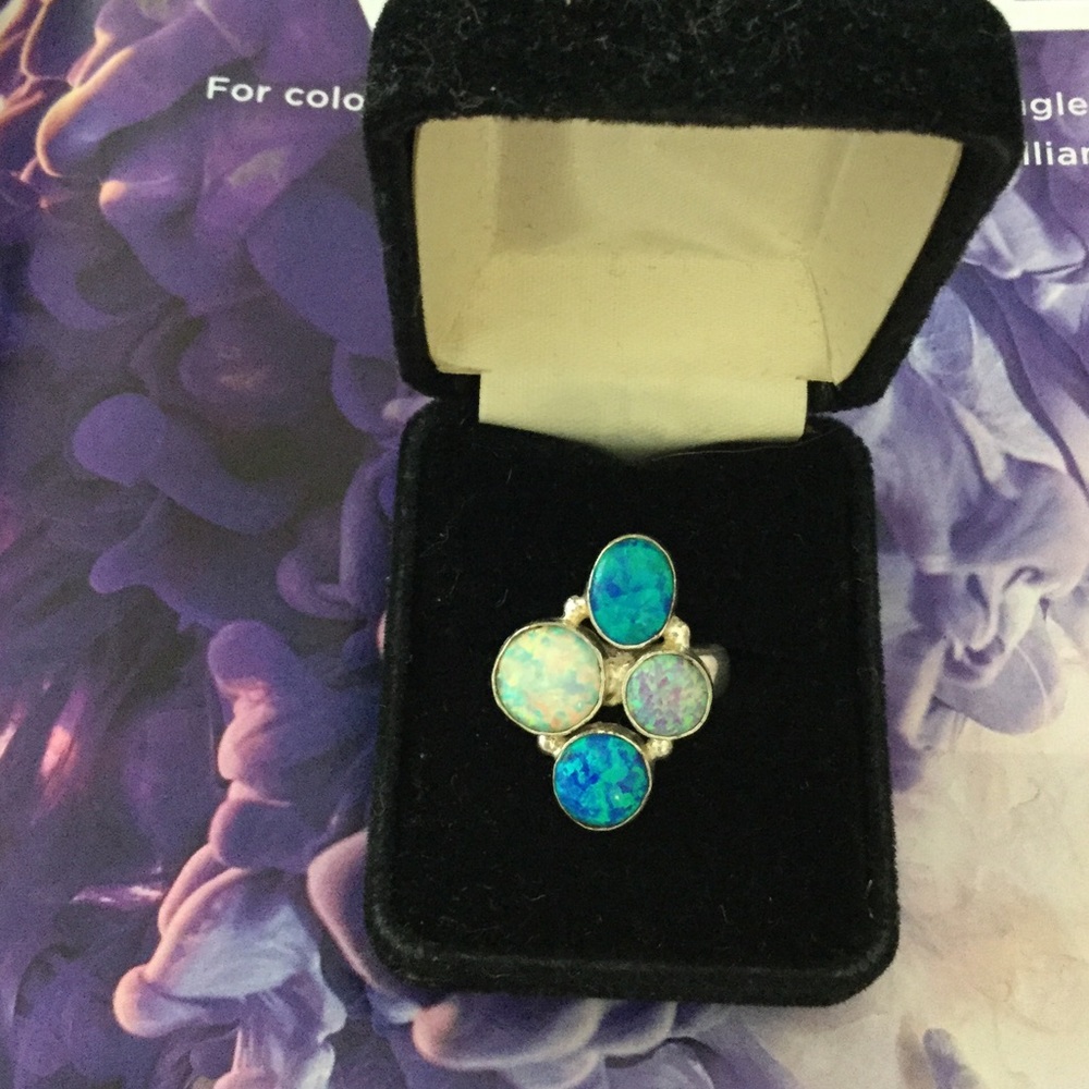 Multiple opals ring, 6-3/4