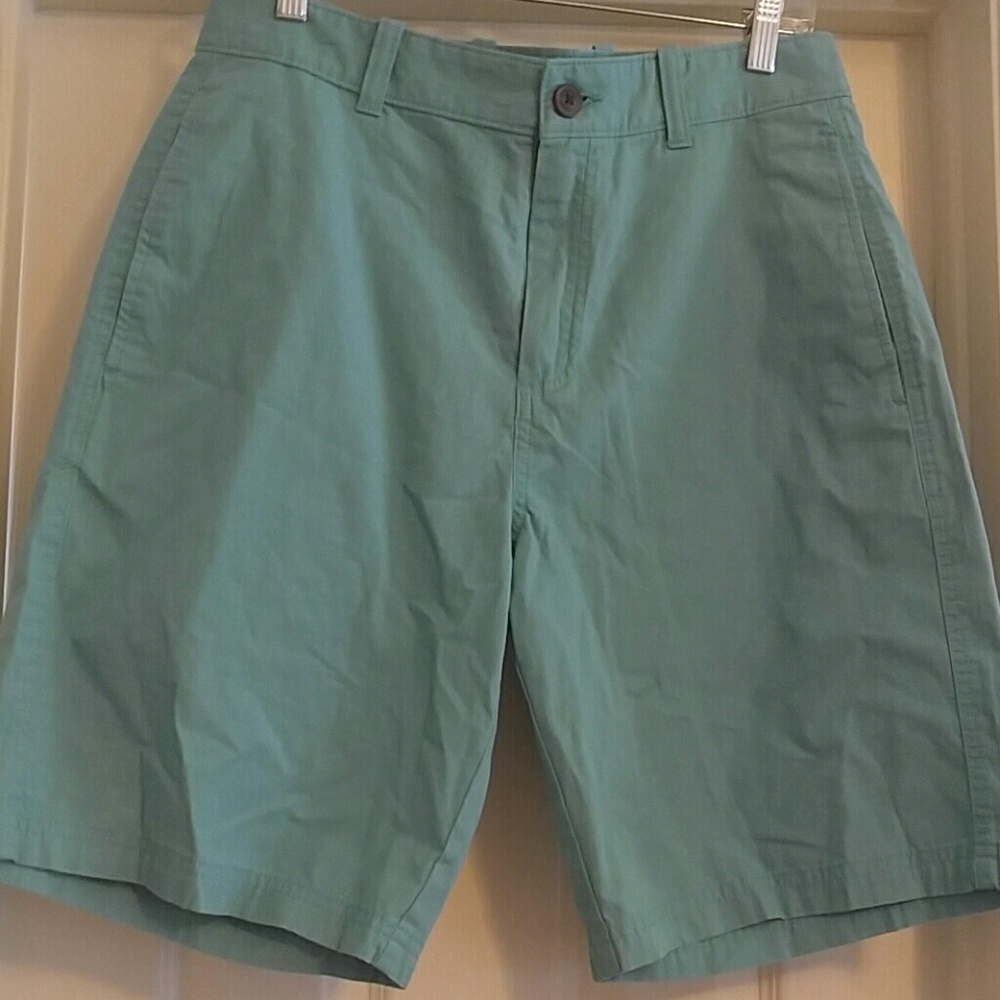 New Magellan green shorts mens 32 waist