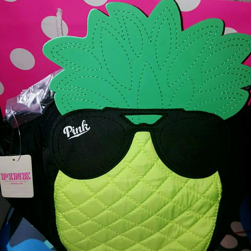 VS PINK Pineapple Cooler