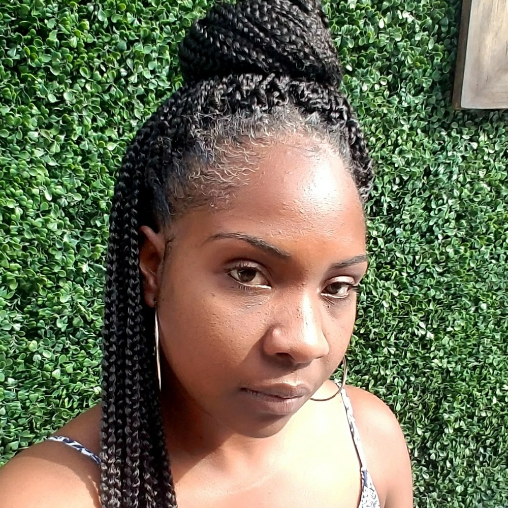 Meet your Posher, Nadage