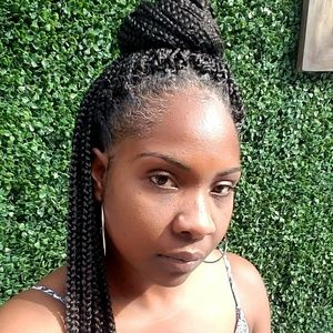 Meet your Posher, Nadage