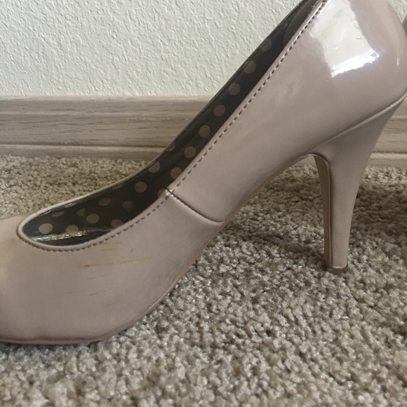 Nude heels 2 1/2 inch - Picture 2 of 4