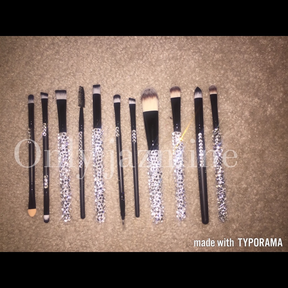 Makeup brushes