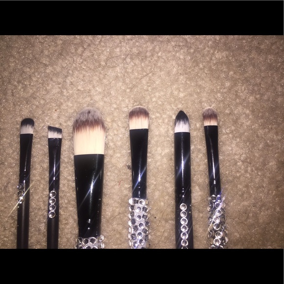 Makeup brushes