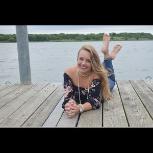 Meet your Posher, Abby