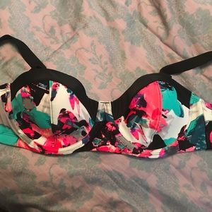 AVA & VIV 14 W SWIM TOP- never worn with out tags
