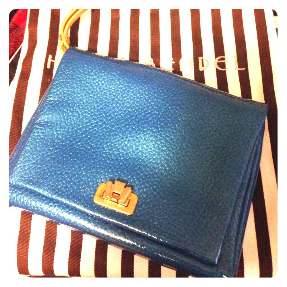 Henri Bendel Patent leather wristlet