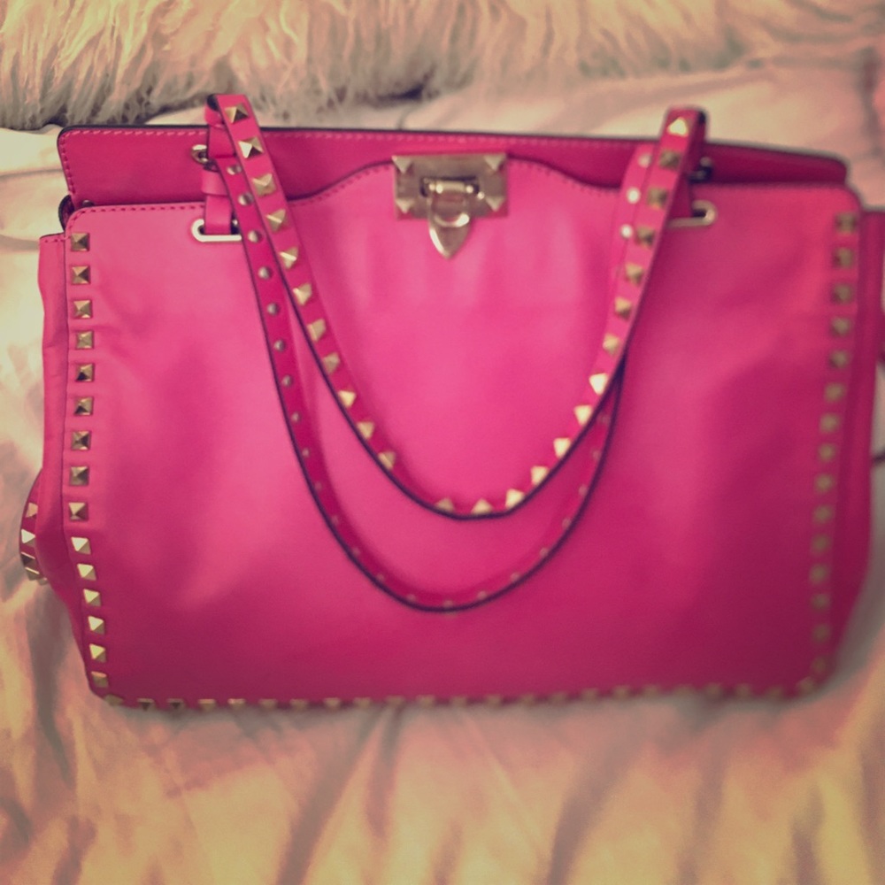 Valentino Rockstud Trapeze Tote Fluo Pink