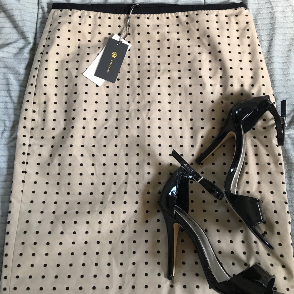 New with tags Outback Red tan skirt