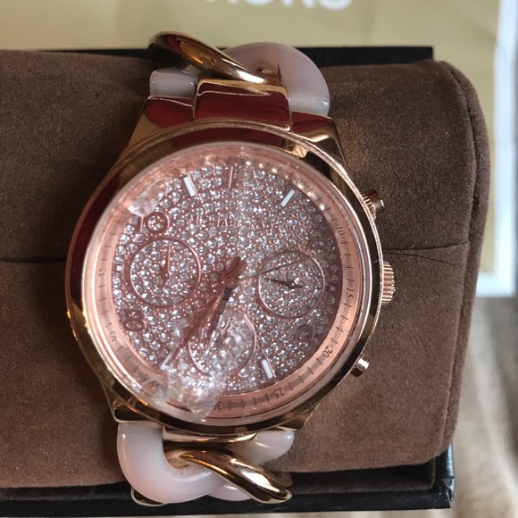 Micheal Kors watch - Picture 2 of 4