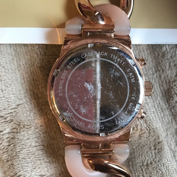 Micheal Kors watch - Picture 4 of 4
