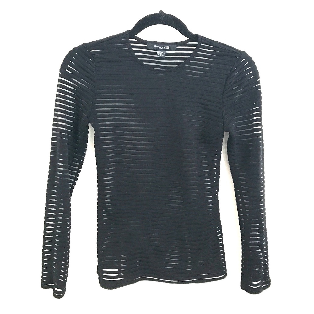 BLACK STRIPE MESH TOP SIZE SM. PERFECT CONDITION
